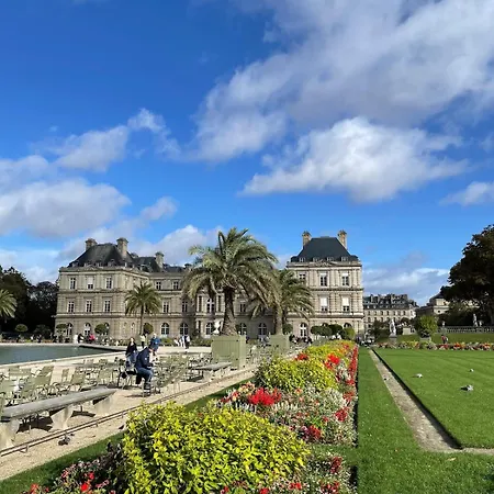 Quiet And Elegant In Paris